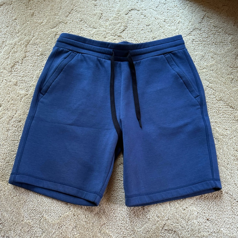 Mens short size M